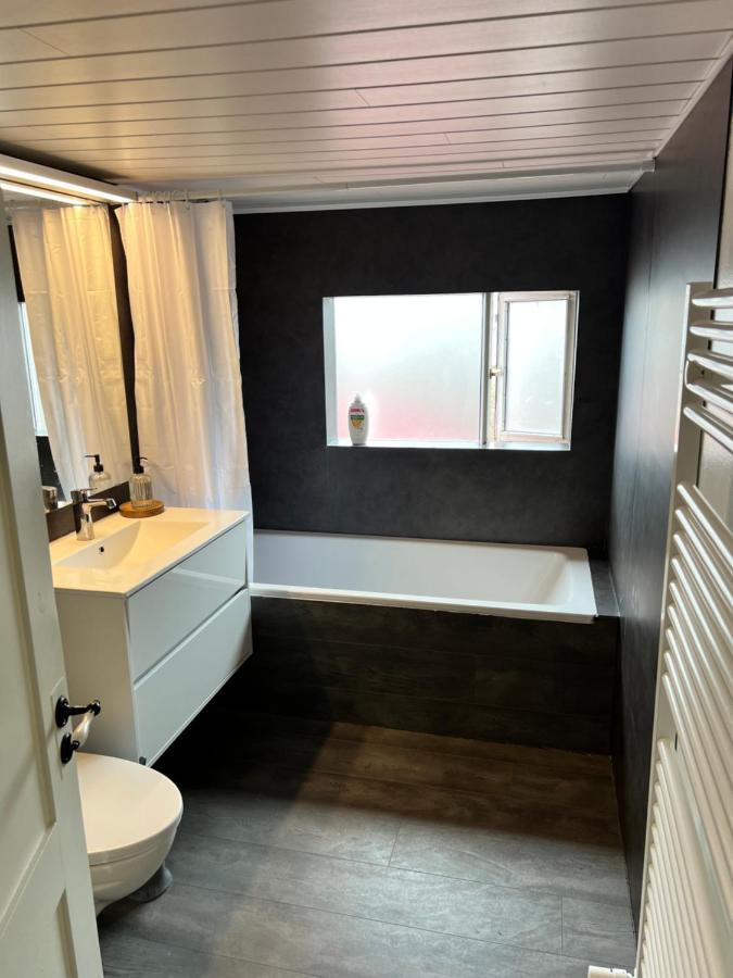 Day Dream Central Akureyri Three Bedroom Apt Eksteriør billede