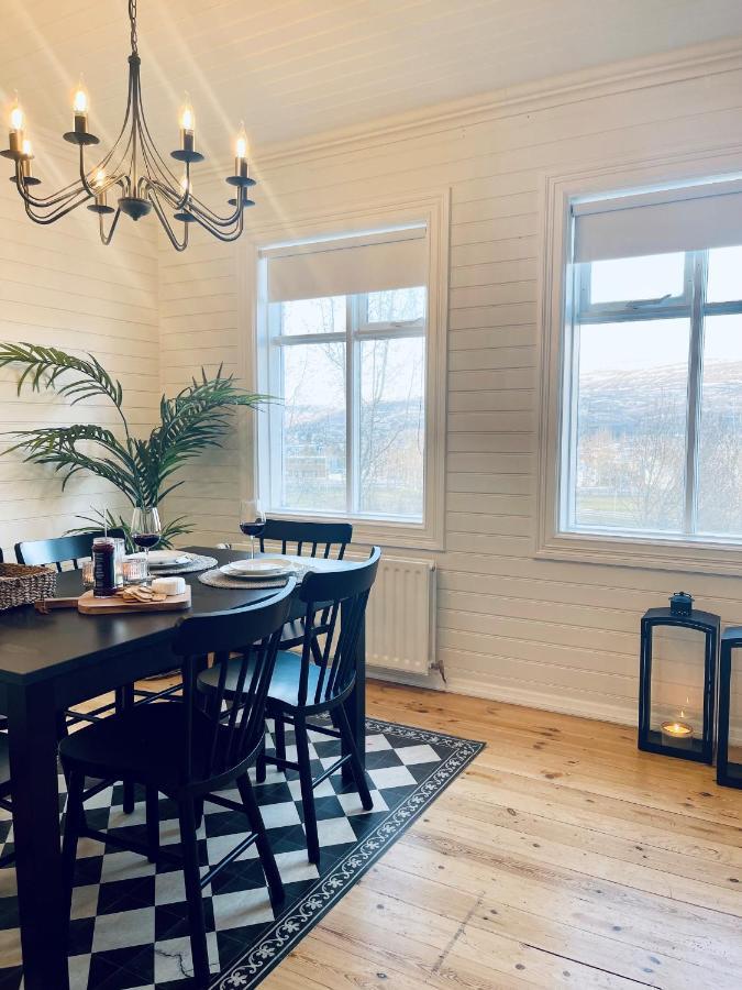 Day Dream Central Akureyri Three Bedroom Apt Eksteriør billede